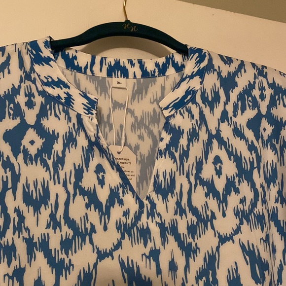 Womens dress. Lightweight. New with tags. - Picture 3 of 4